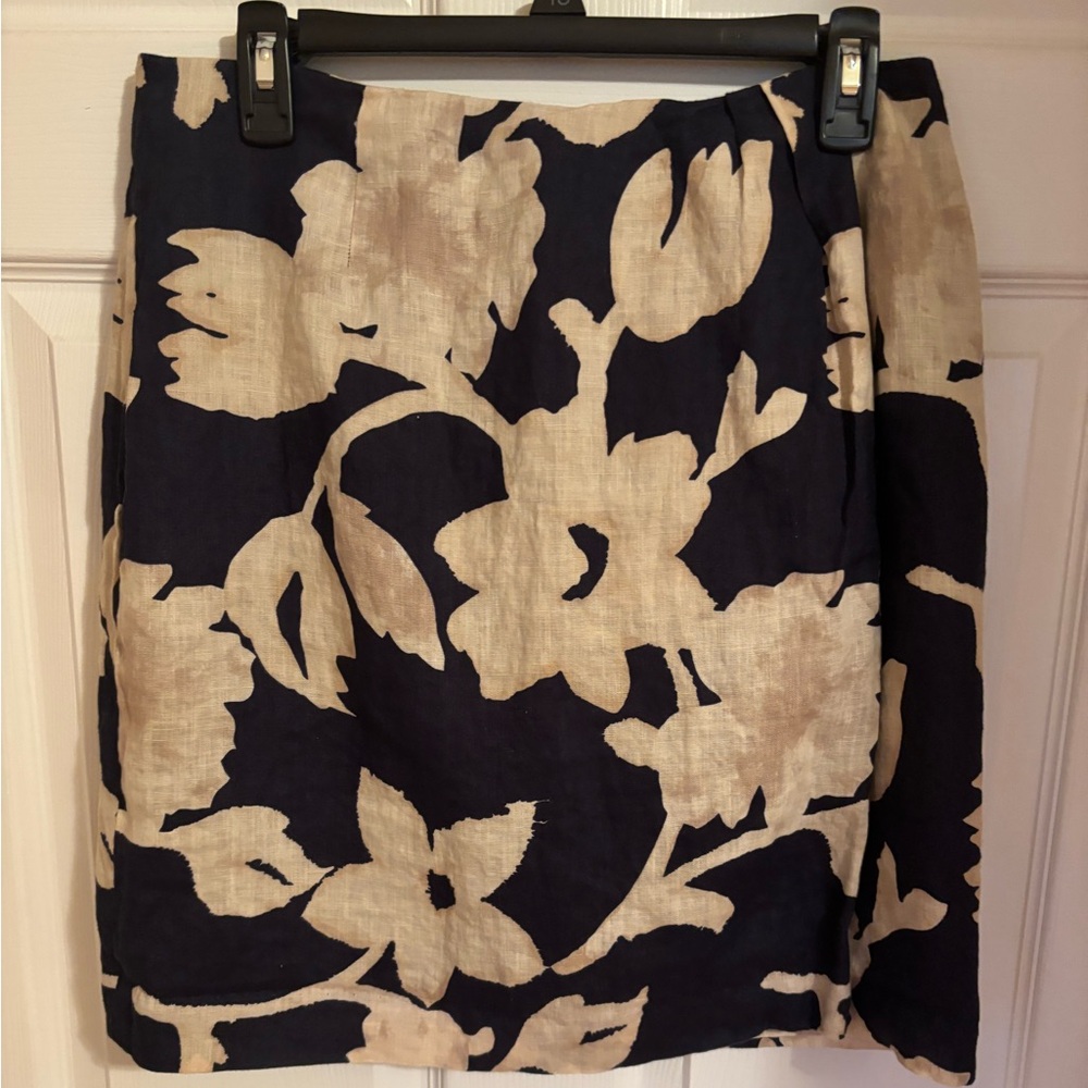 Chaus Navy and Beige Floral Mini Skirt